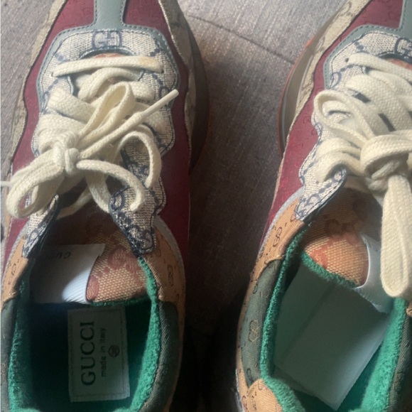 Size 38 GG Rhython Sneakers Canvas upper
Rubber sole
GG Supreme
Original GG - Picture 8 of 8